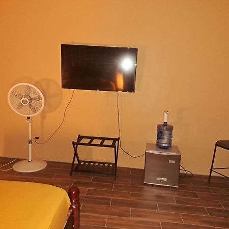 Banyan Rose Room 3 Orange Walk Town Exterior photo